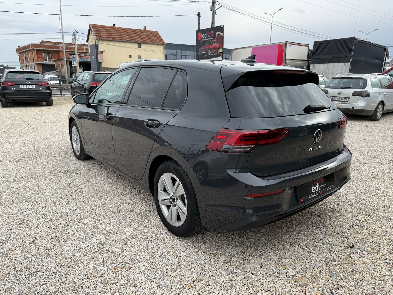 Volkswagen Golf 8 2.0 pamje tjetër